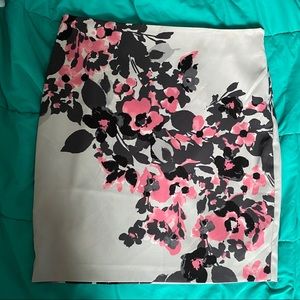 Printed pencil skirt